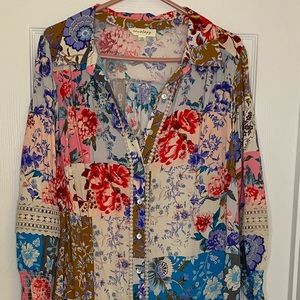 Aveology floral tunic, size 18, with ruffled bottom